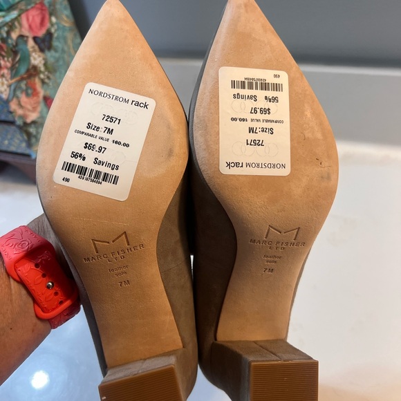 Lewisa Pointed Toe Pump - light neutral 
Marc Fisher LTD - Picture 5 of 6